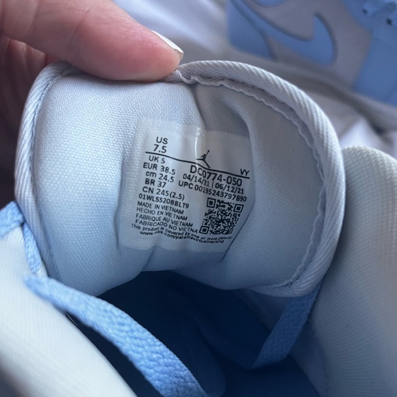 Jordan 1 Low ‘Football Grey Aliminum Womens” size 7.5! Brand new! - Picture 2 of 4